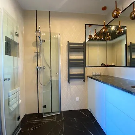 Avis Wybickiego 3 * Gdynia